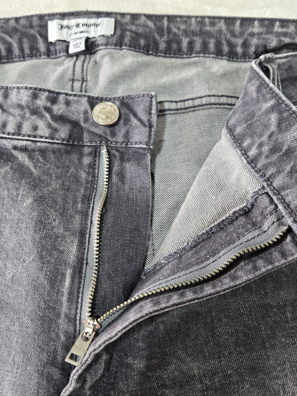 Juicy Couture Venice Gray Marble Wash Women’s Straight Leg Jeans 20W New - Picture 7 of 9
